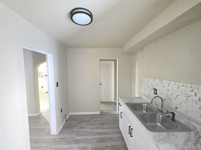 15241 Seymour Street, Detroit, MI 48205