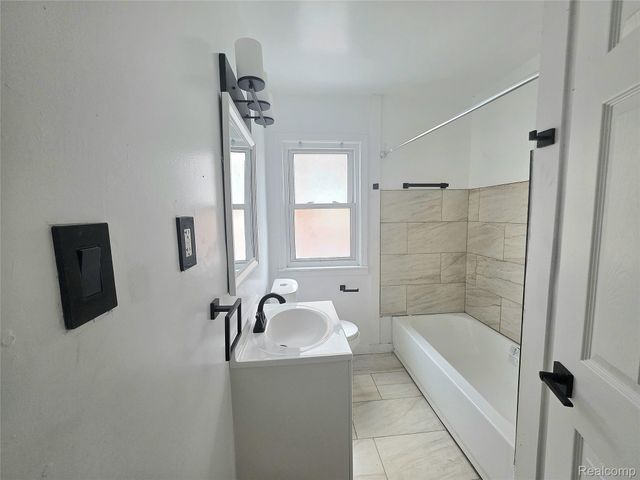 15241 Seymour Street, Detroit, MI 48205