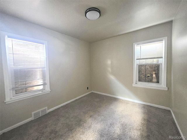 15241 Seymour Street, Detroit, MI 48205