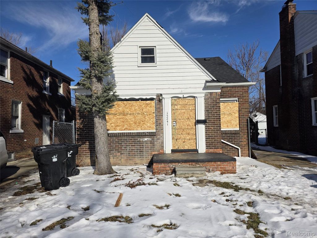 15241 Seymour Street, Detroit, MI 48205
