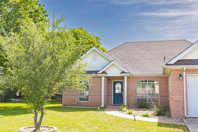 1503 S College Avenue, Decatur, TX 76234