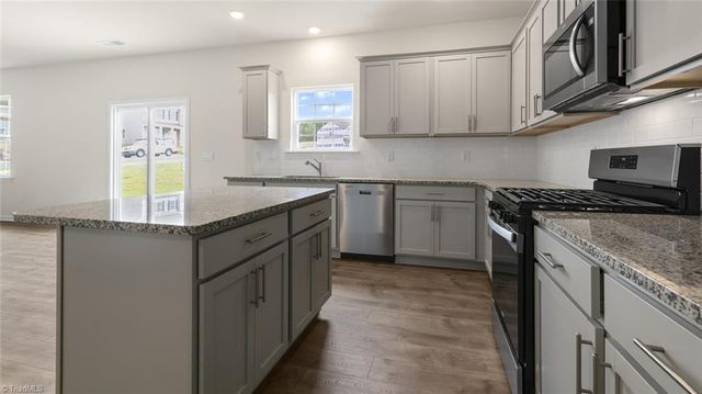 445 Falcon Lane, Winston-salem, NC 27295