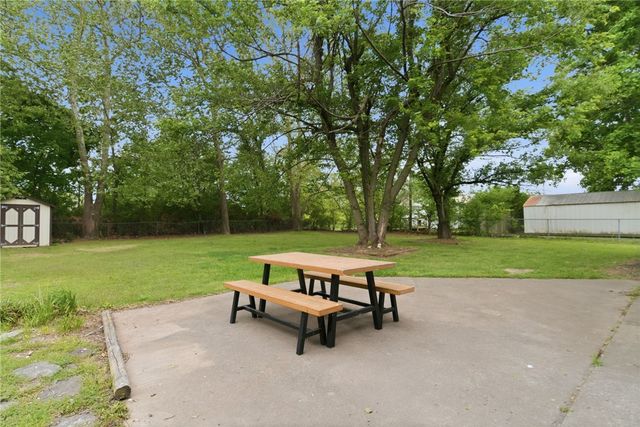 2303 S Turner Street, Springdale, AR 72764