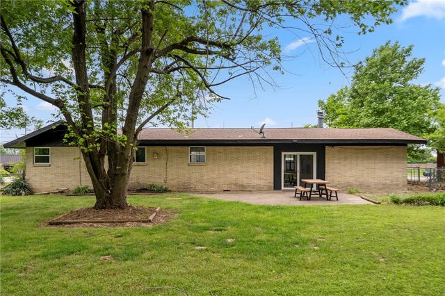 2303 S Turner Street, Springdale, AR 72764