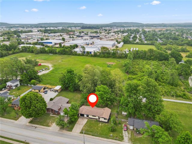 2303 S Turner Street, Springdale, AR 72764