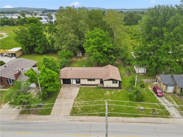 2303 S Turner Street, Springdale, AR 72764