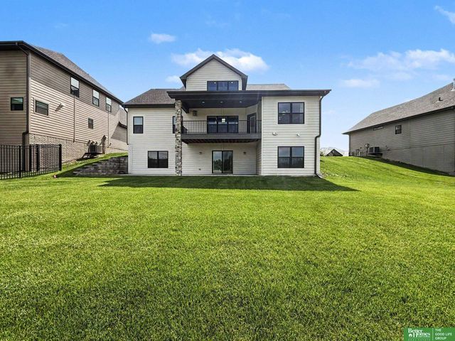 3319 Robyn Ridge Road, Fremont, NE 68025