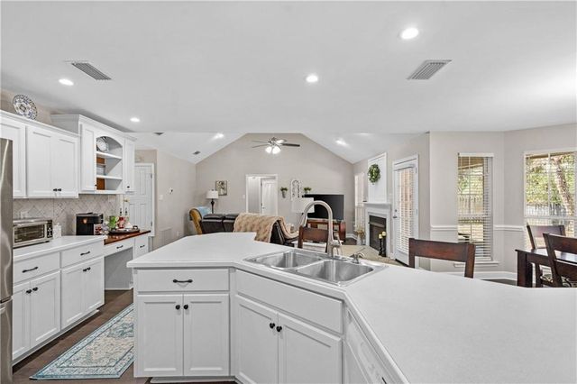 5424 Henning Drive, Mobile, AL 36619