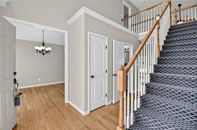 228 SW Ascot Circle, Lee's Summit, MO 64082