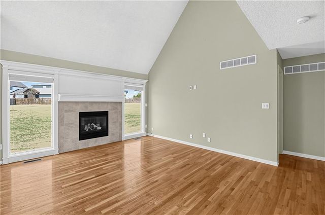 228 SW Ascot Circle, Lee's Summit, MO 64082