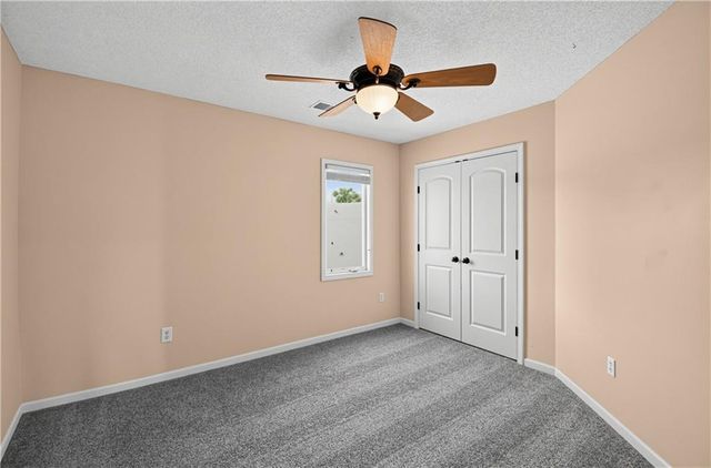 228 SW Ascot Circle, Lee's Summit, MO 64082