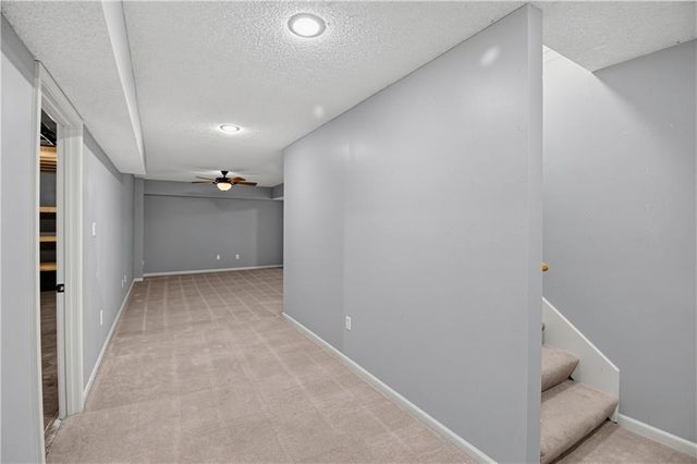228 SW Ascot Circle, Lee's Summit, MO 64082