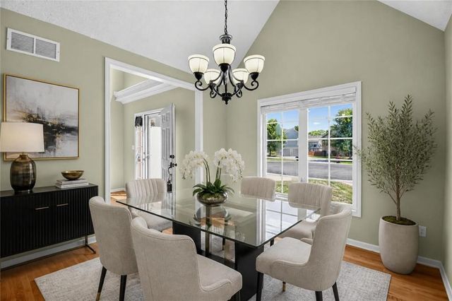 228 SW Ascot Circle, Lee's Summit, MO 64082
