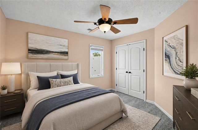 228 SW Ascot Circle, Lee's Summit, MO 64082