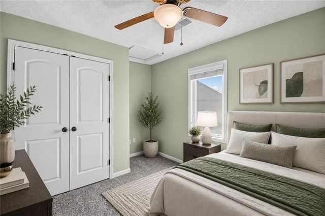 228 SW Ascot Circle, Lee's Summit, MO 64082