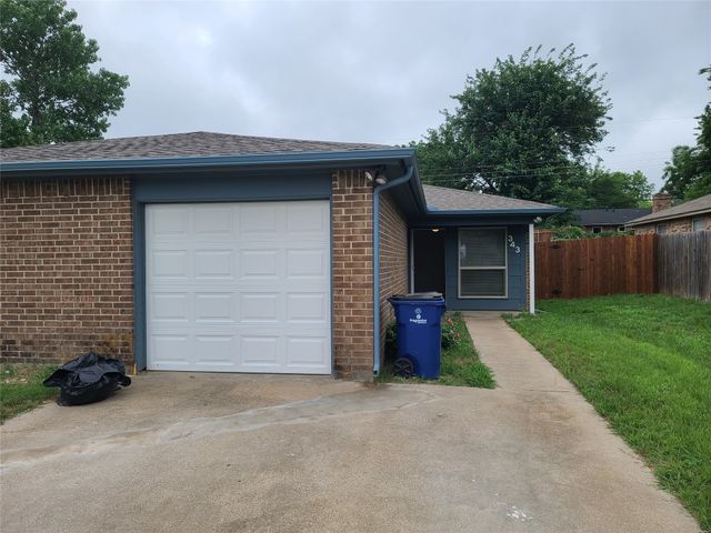 343 Spring Branch Lane, Kennedale, TX 76060