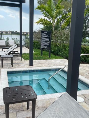 784 NE 206th Ter 784, Miami, FL 33179