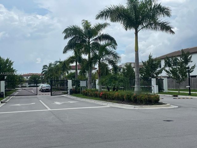 784 NE 206th Ter 784, Miami, FL 33179