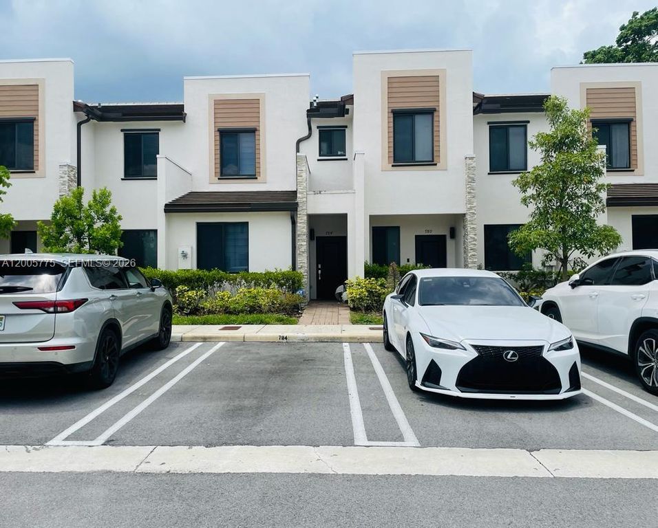 784 NE 206th Ter 784, Miami, FL 33179