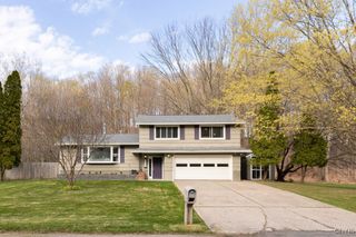 513 Oakridge Drive, Camillus, NY 13031