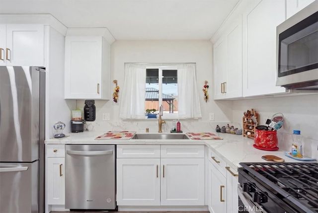 418 E Margarita Road, Rialto, CA 92376