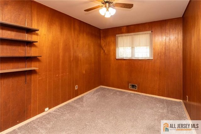 10 Eardley Road, Edison, NJ 08817