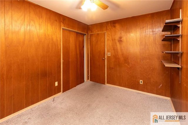 10 Eardley Road, Edison, NJ 08817