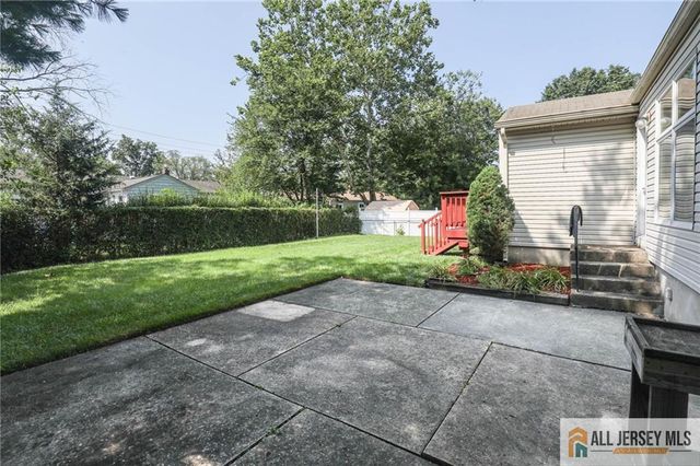 10 Eardley Road, Edison, NJ 08817