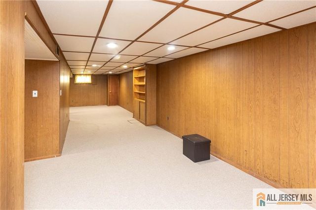 10 Eardley Road, Edison, NJ 08817