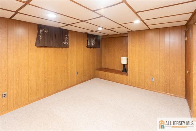10 Eardley Road, Edison, NJ 08817