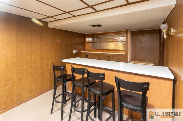 10 Eardley Road, Edison, NJ 08817