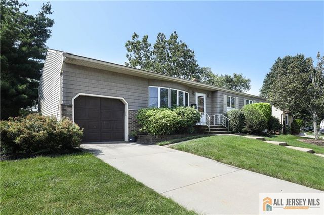 10 Eardley Road, Edison, NJ 08817