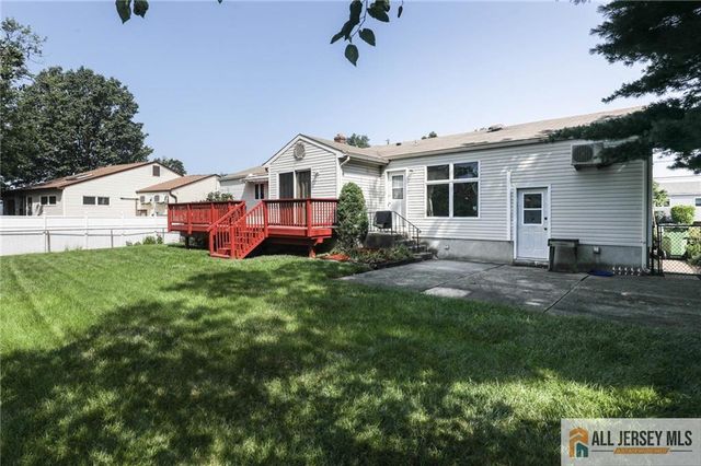 10 Eardley Road, Edison, NJ 08817