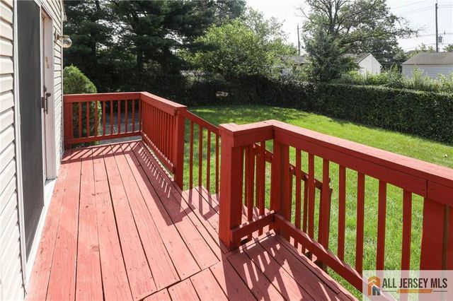 10 Eardley Road, Edison, NJ 08817