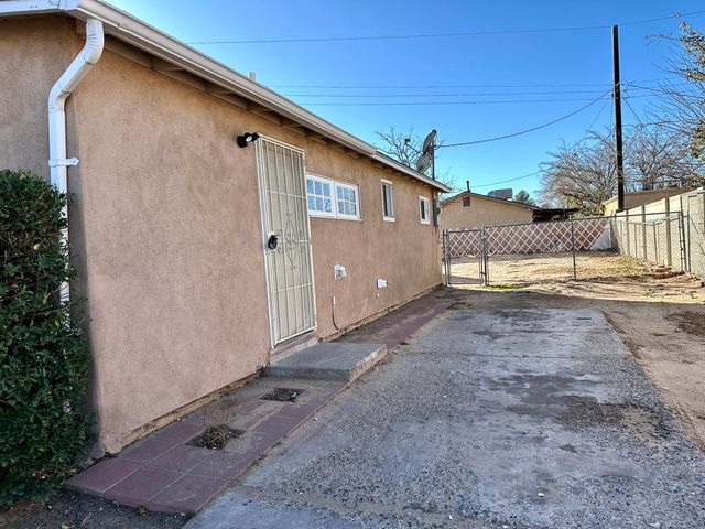 1601 54th Street NW, Albuquerque, NM 87105