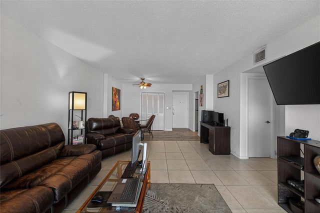4400 Hillcrest Drive 704, Hollywood, FL 33021