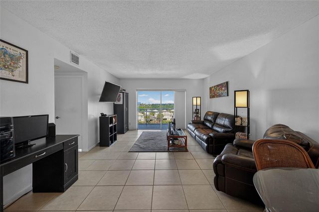 4400 Hillcrest Drive 704, Hollywood, FL 33021