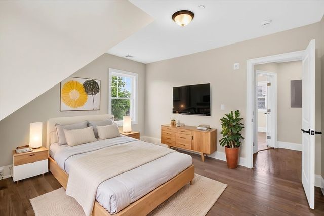 152 Washington St 3, Boston, MA 02135