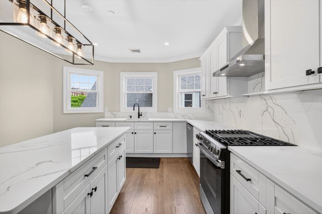 152 Washington St 3, Boston, MA 02135