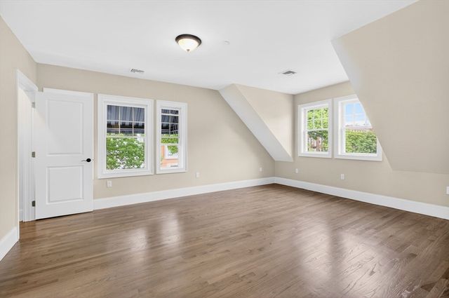 152 Washington St 3, Boston, MA 02135