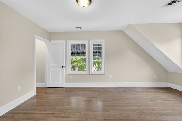 152 Washington St 3, Boston, MA 02135