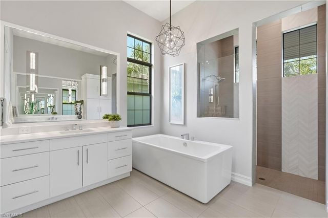 3120 Livorno LN, Naples, FL 34114