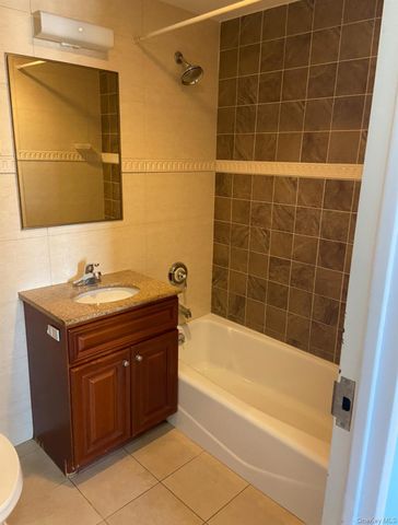 93-05 37th Avenue 3F, Jackson Heights, NY 11372