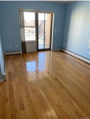 93-05 37th Avenue 3F, Jackson Heights, NY 11372