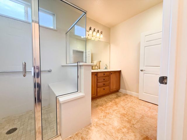 2372 Shadow Berry Dr, Manteca, CA 95336