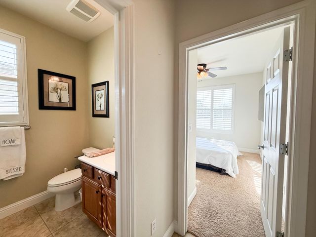 2372 Shadow Berry Dr, Manteca, CA 95336