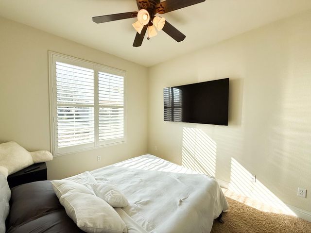 2372 Shadow Berry Dr, Manteca, CA 95336