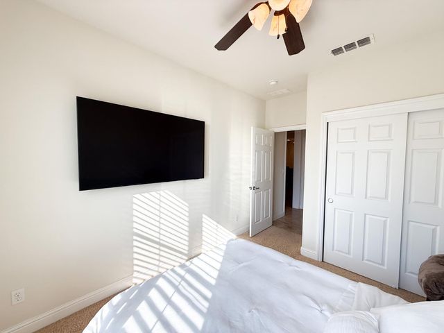 2372 Shadow Berry Dr, Manteca, CA 95336