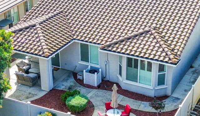 2372 Shadow Berry Dr, Manteca, CA 95336