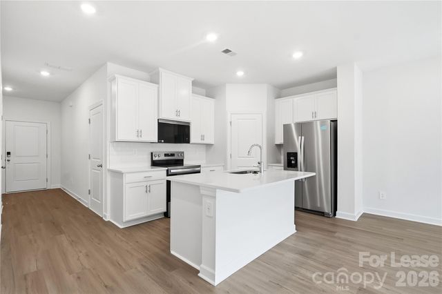 9017 Foggy Brook Loop, Charlotte, NC 28216
